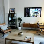 Stylish City-Centre Apartment With Balcony